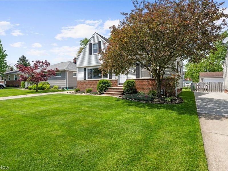 1244 W Miner Road, Mayfield Heights, OH 44124 Photo 3
