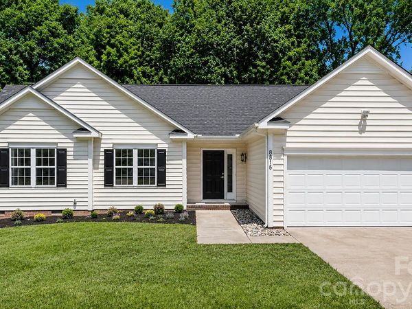 8815 Burnt Umber Drive, Charlotte, NC 28215