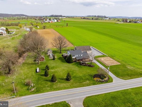 897 S CUSTER AVENUE , NEW HOLLAND, PA 17557