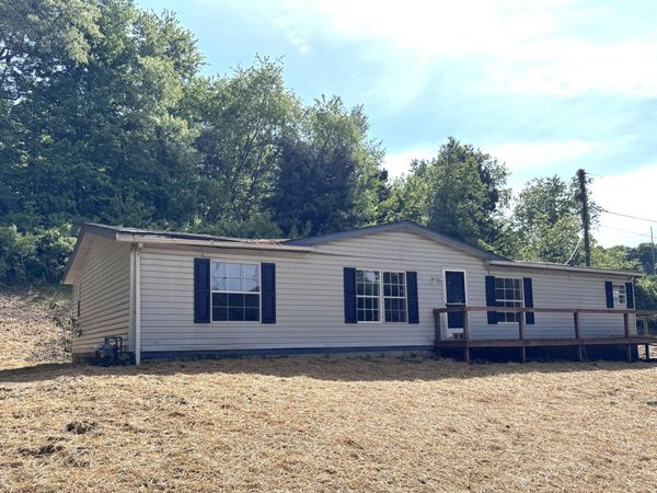 1664 Watson Road SE, Heath, OH 43056