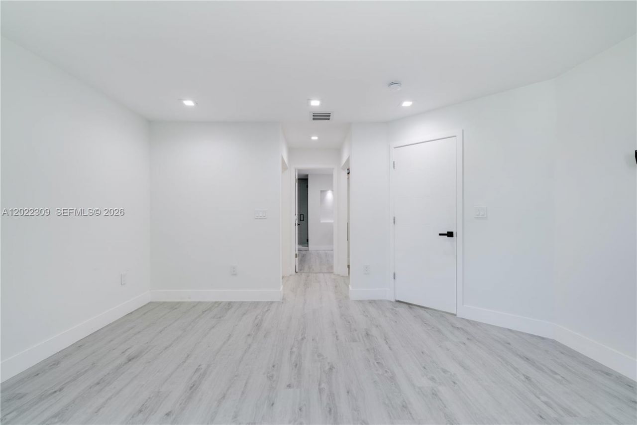 11583 NW 69th Ter, Doral, FL 33178 Photo