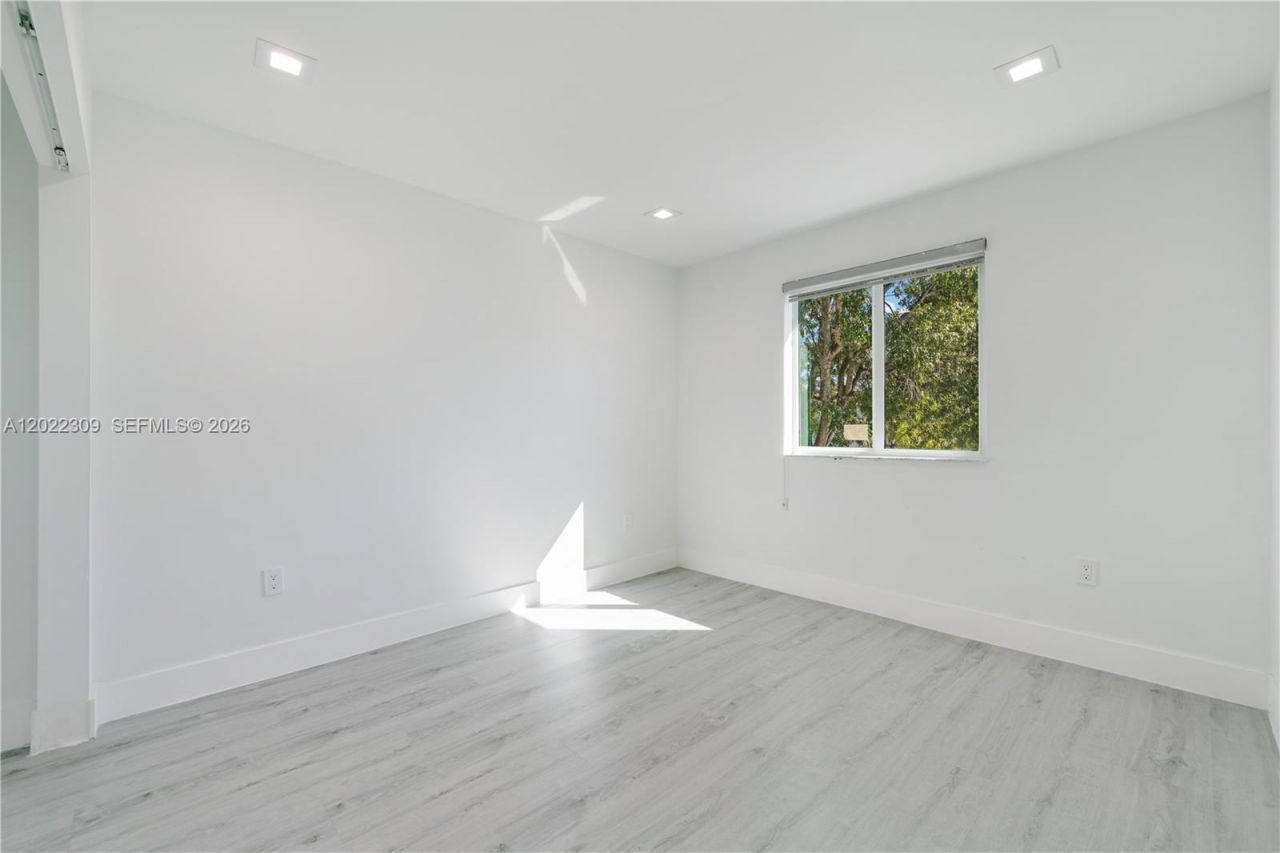 11583 NW 69th Ter, Doral, FL 33178 Photo