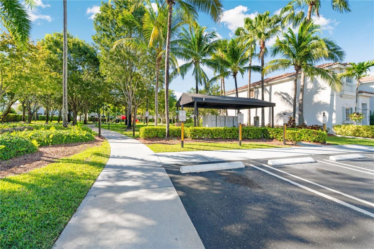 11583 NW 69th Ter, Doral, FL 33178 Photo
