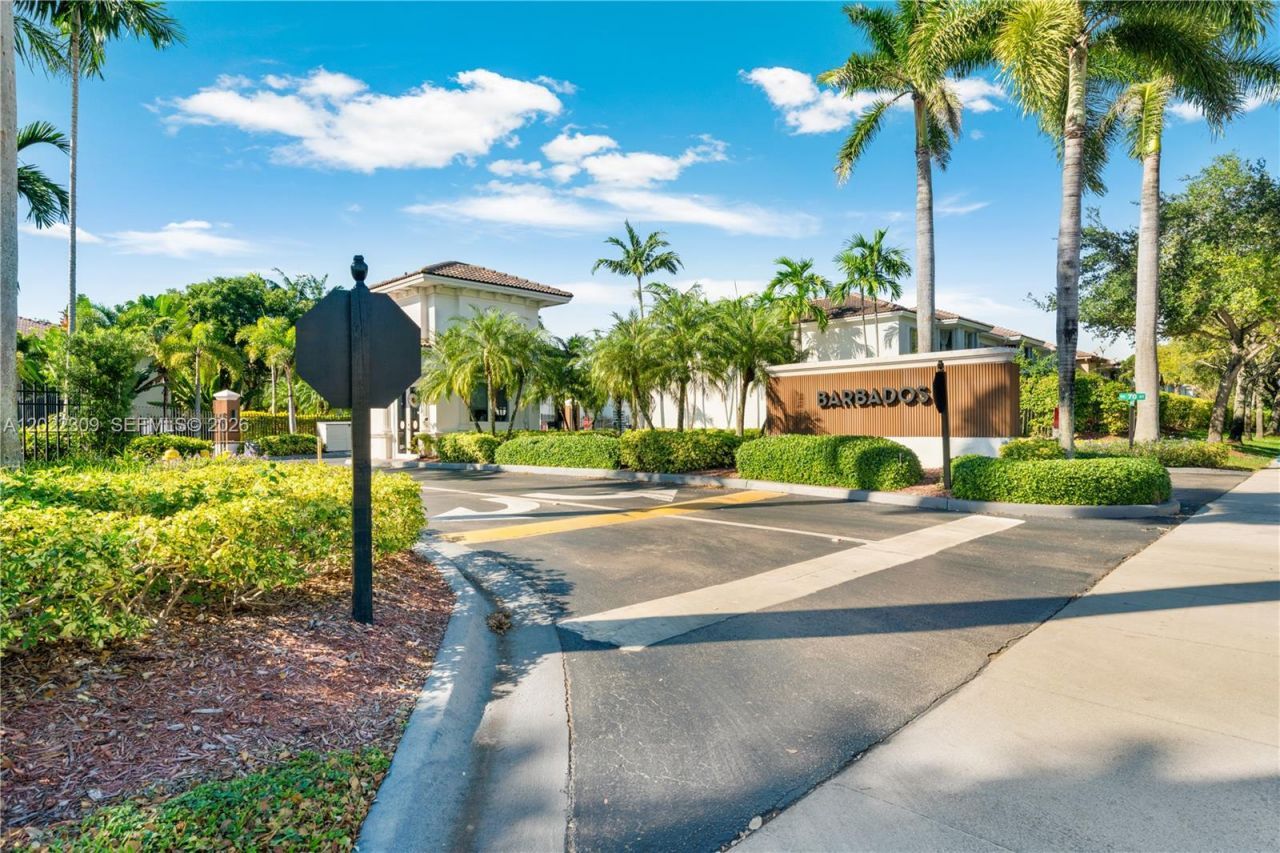 11583 NW 69th Ter, Doral, FL 33178 Photo