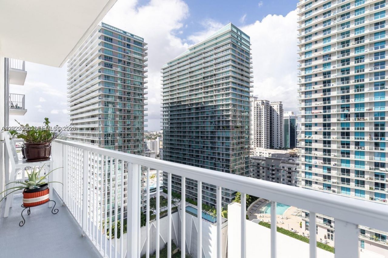 1250 S Miami Ave , Unit 2214, Miami, FL 33130 Photo