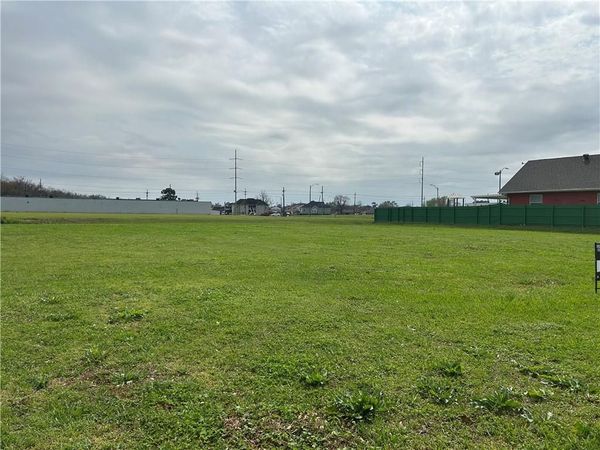 407314073240733 LAKE FOREST Boulevard, New Orleans, LA 70126