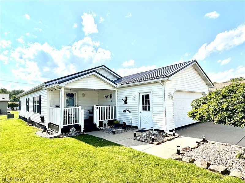 207 Polaris, Dover, OH 44622 Photo 1