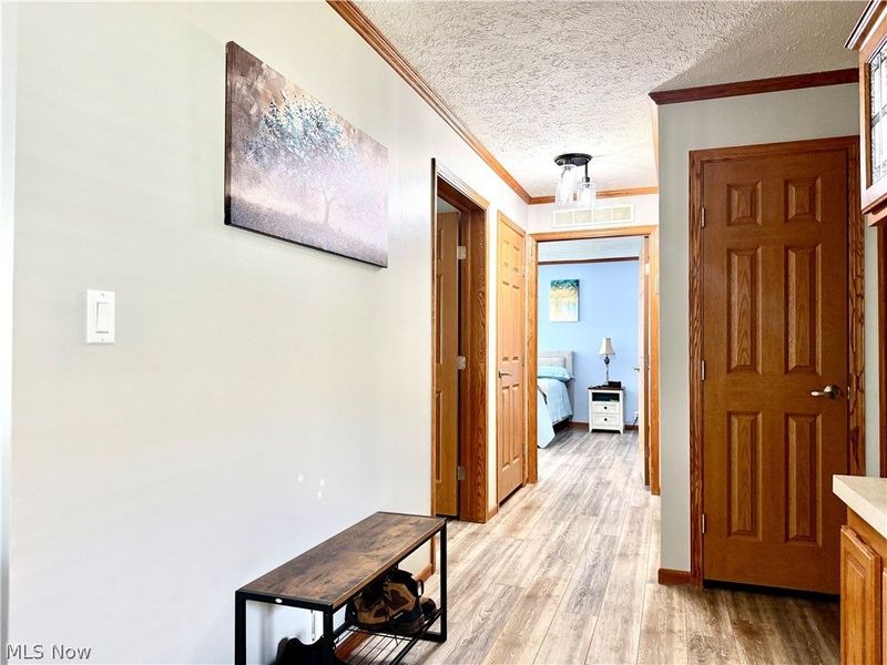 207 Polaris, Dover, OH 44622 Photo 13