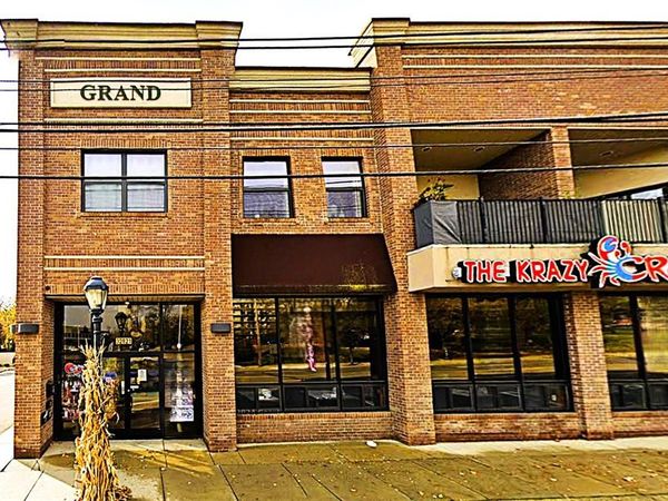 32821 Grand River Avenue, Farmington, MI 48336