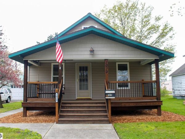 1019 2nd Avenue, Cadillac, MI 49601