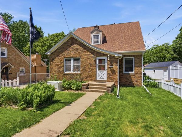 2031 12th Street, East Moline, IL 61244