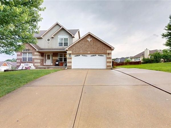 1404 Nottingham Drive, Warrensburg, MO 64093