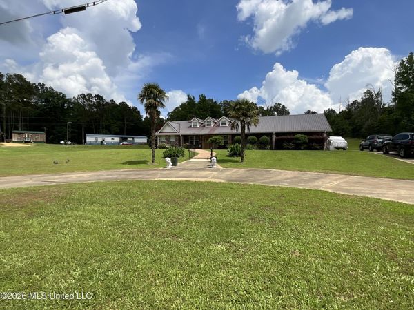 3152 Old Natchez , Hazlehurst, MS 39083