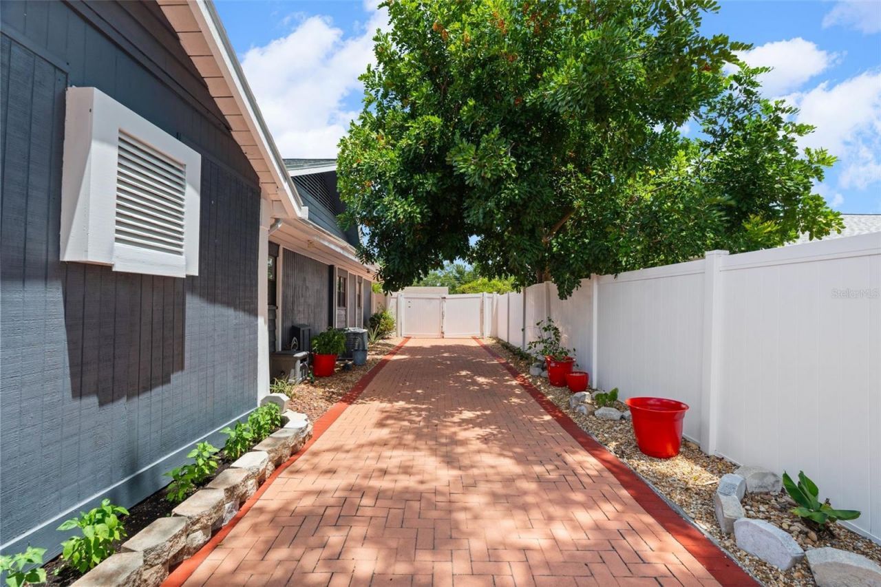 2712 Nancy Street , Sarasota, FL 34237 Photo