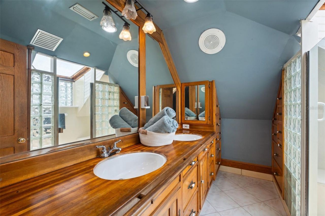 2712 Nancy Street , Sarasota, FL 34237 Photo