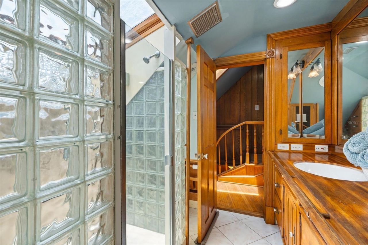 2712 Nancy Street , Sarasota, FL 34237 Photo