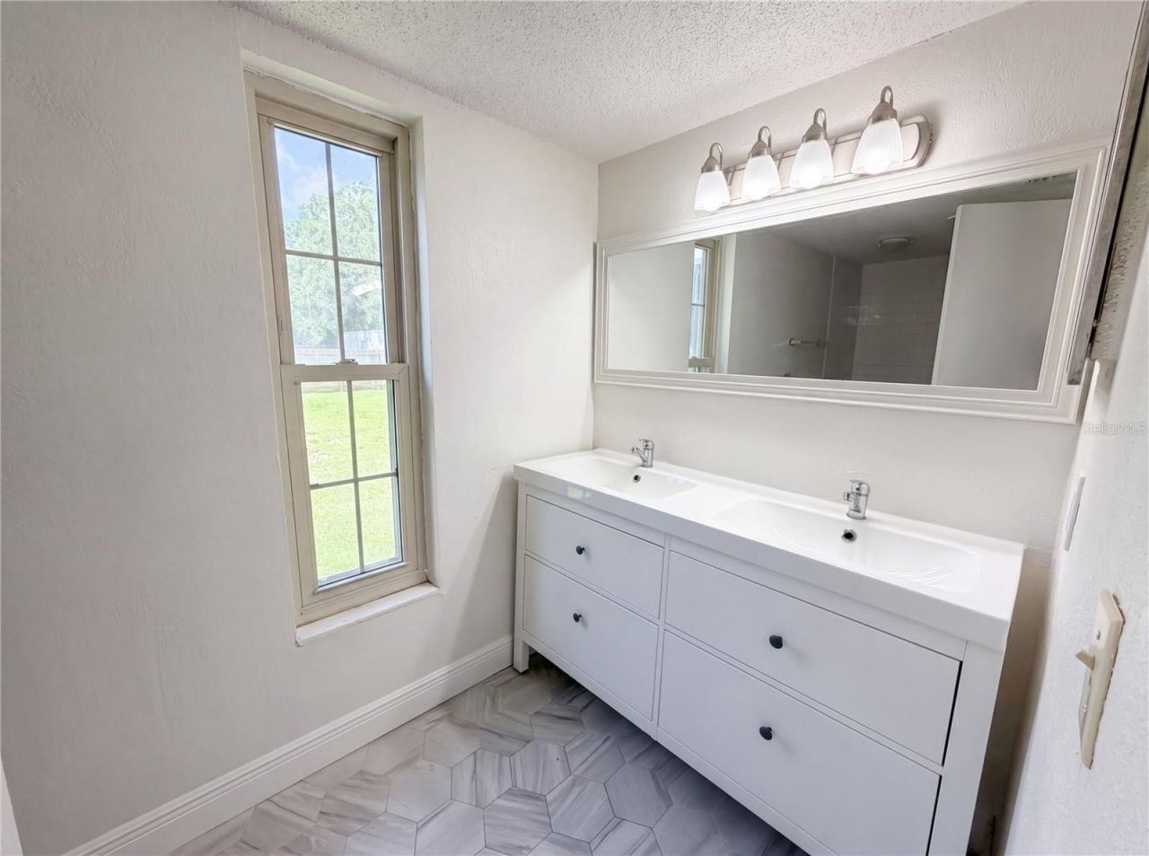2534 Victarra Circle , Lutz, FL 33559 Photo