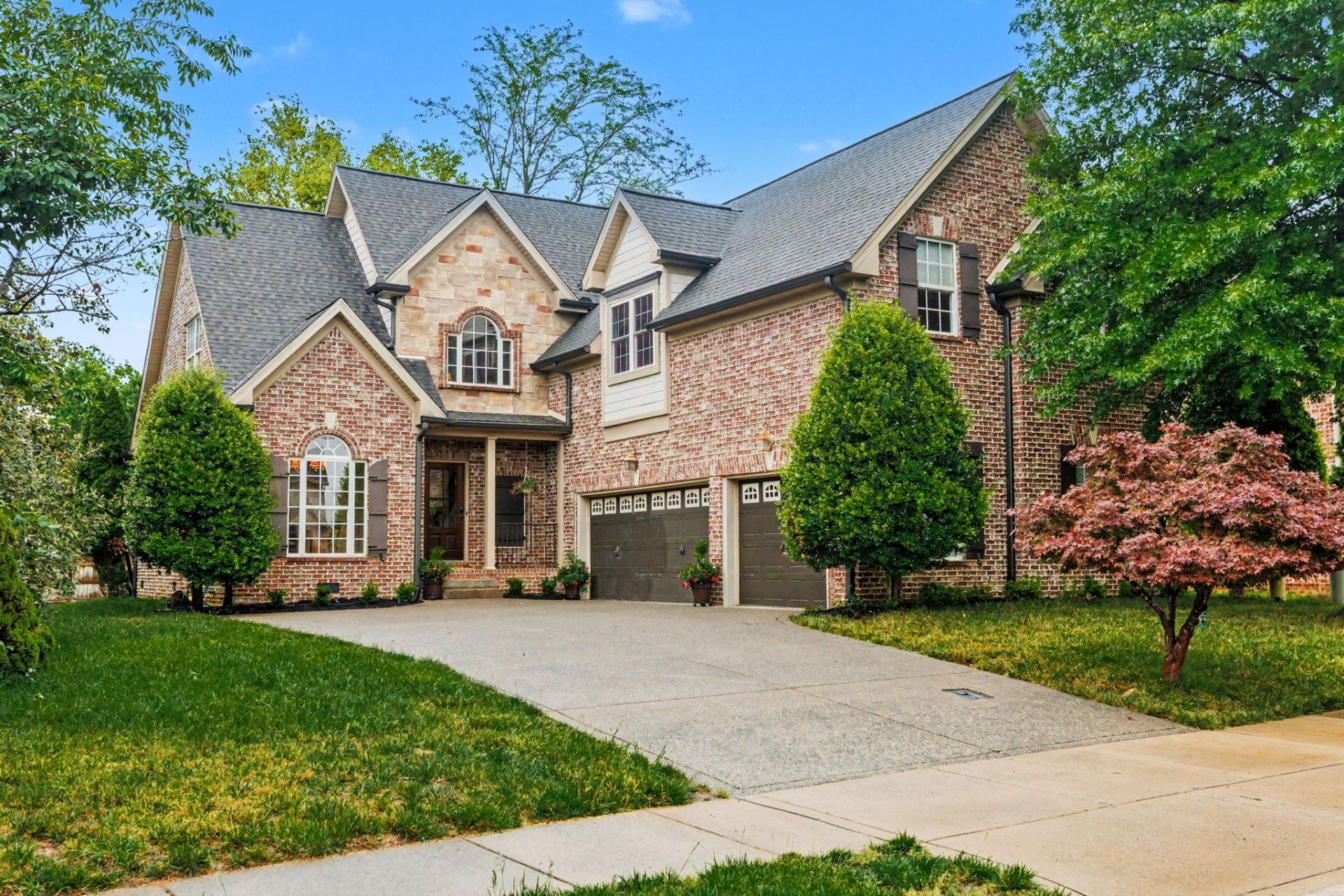 121 Ruland Cir, Hendersonville, TN 37075 Main Photo