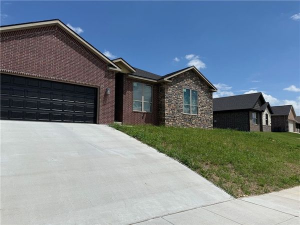 1013 Glass Street, Cave Springs, AR 72718