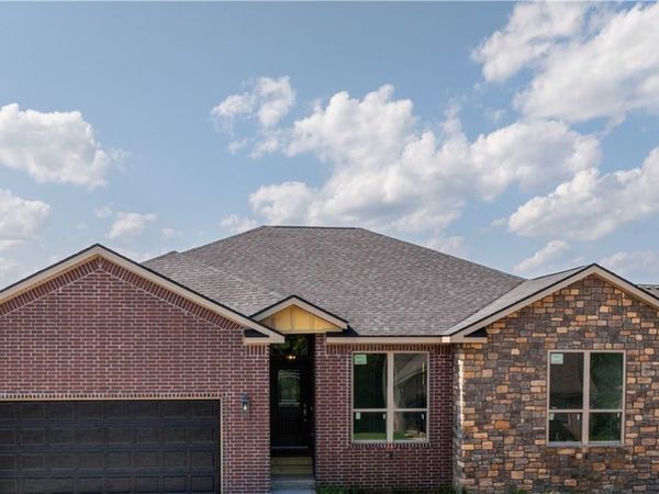 1013 Glass Street, Cave Springs, AR 72718