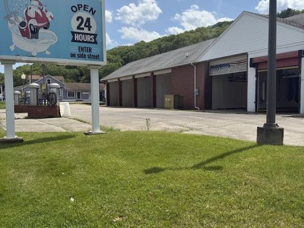 924 Route 32 , Montville, CT 06382