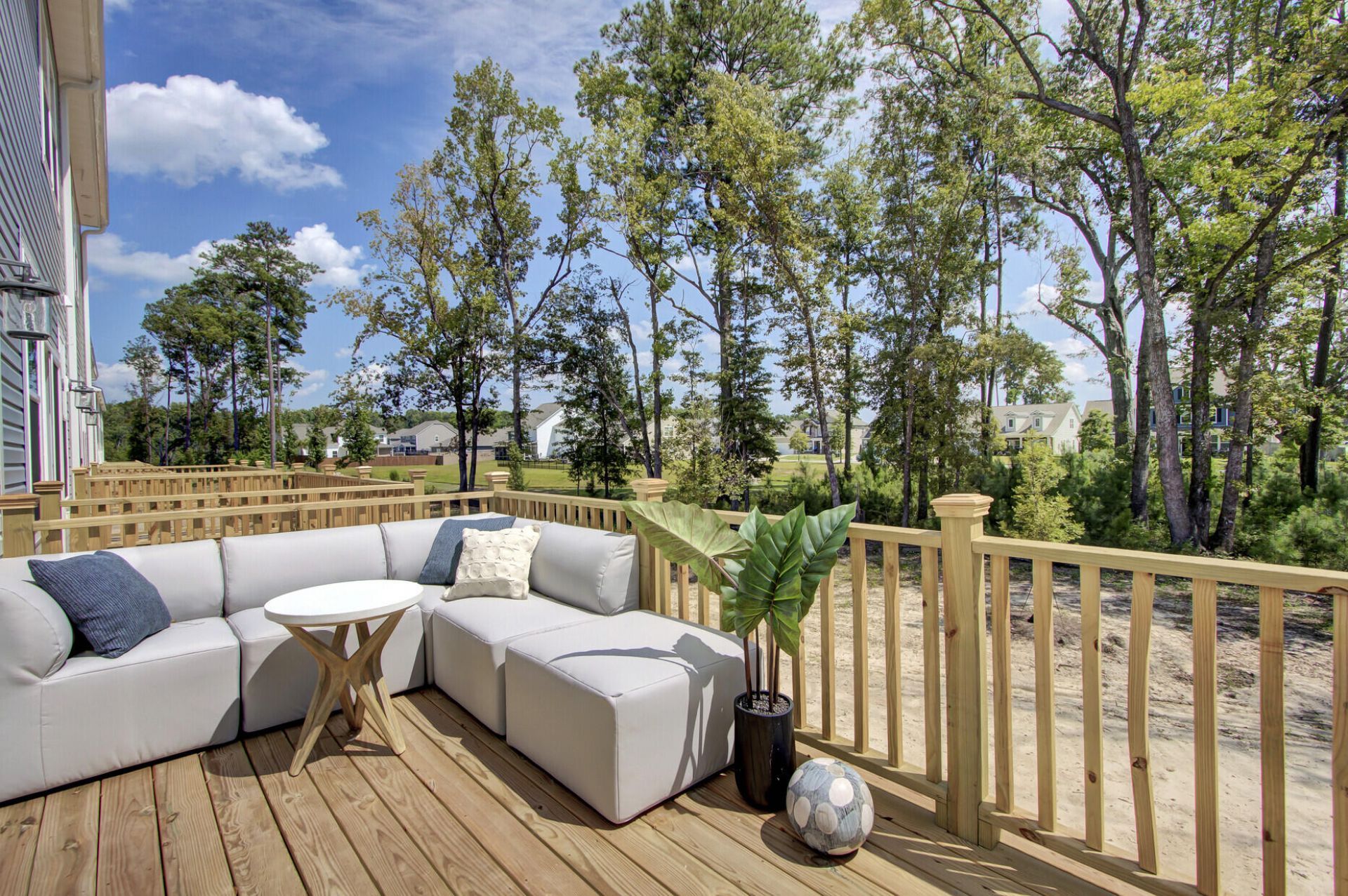 479 Caledon Court Photo 40