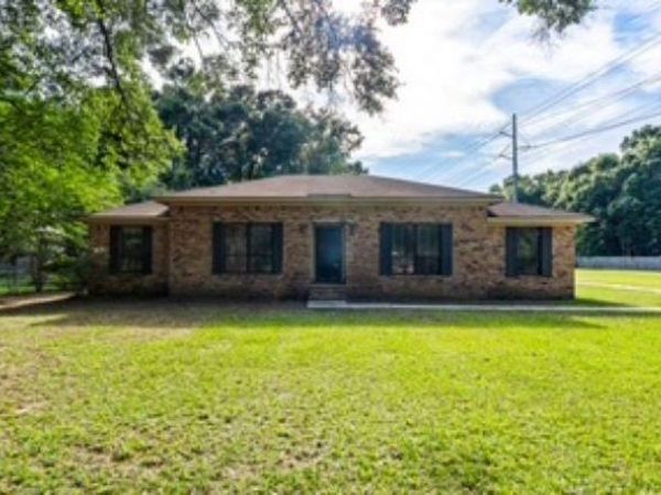 2861 Charmingdale Drive W, Mobile, AL 36618