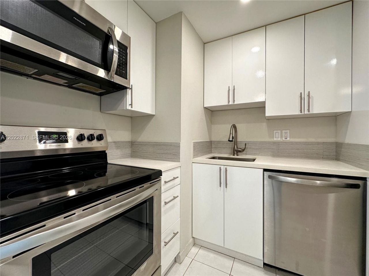 2899 Collins Ave , Unit 1042, Miami Beach, FL 33140 Photo