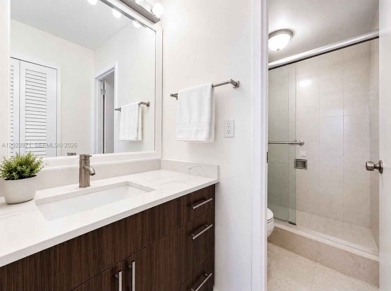 2899 Collins Ave, Unit 1042, Miami Beach, FL 33140 Photo