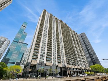 400 E Randolph Street, Unit 1710, Chicago, IL 60601