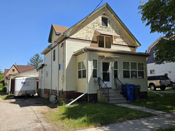 305 N Montgomery St, Watertown, WI 53094