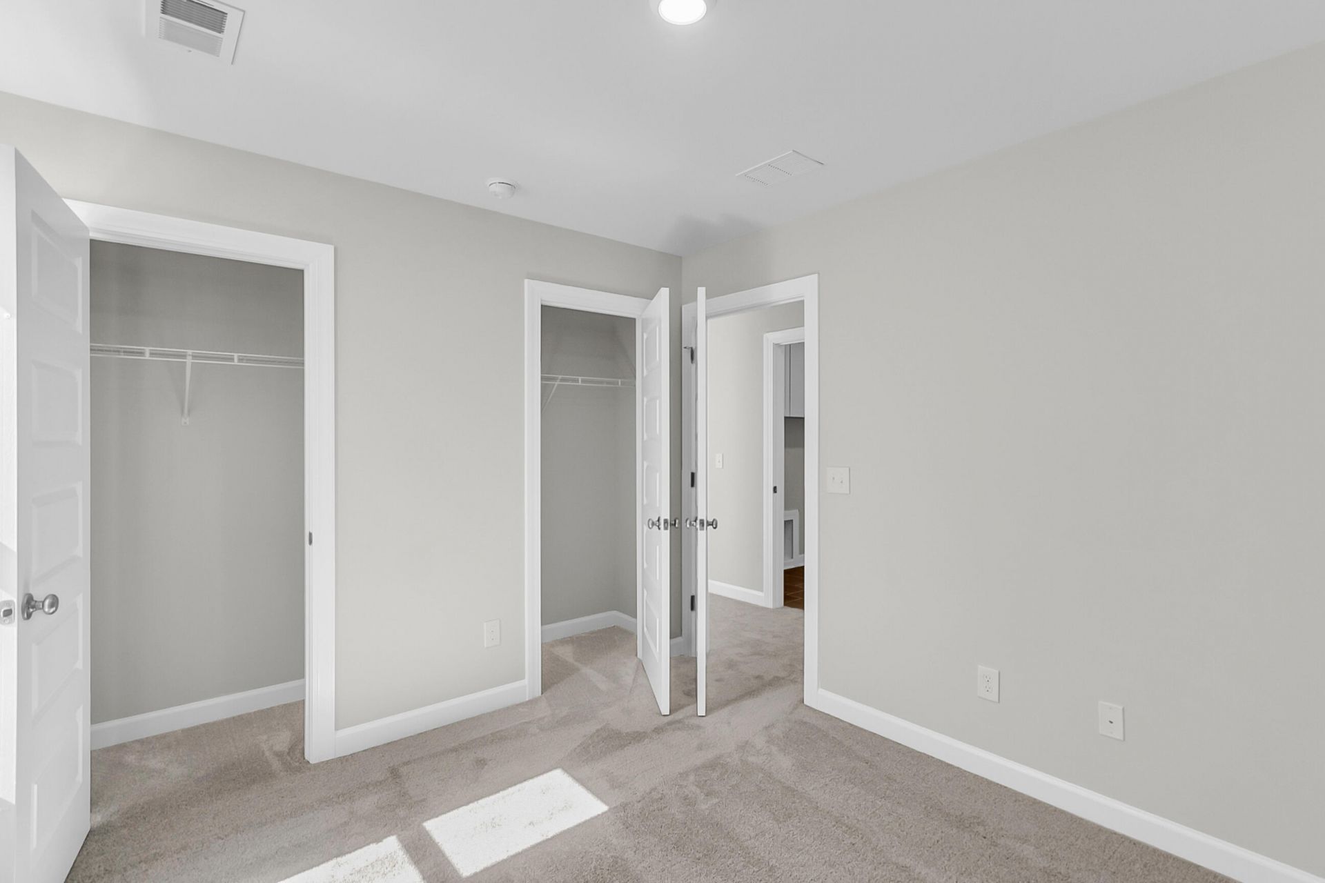 223 Crosswick Street Photo 32
