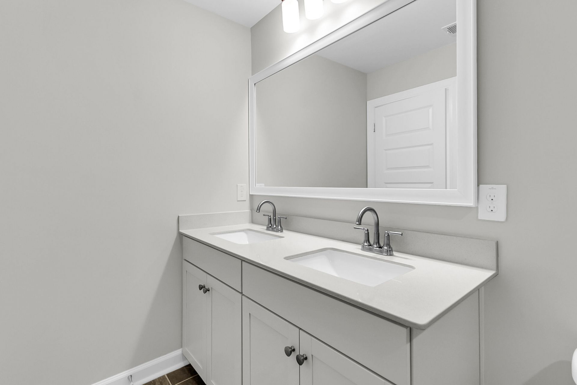 223 Crosswick Street Photo 33