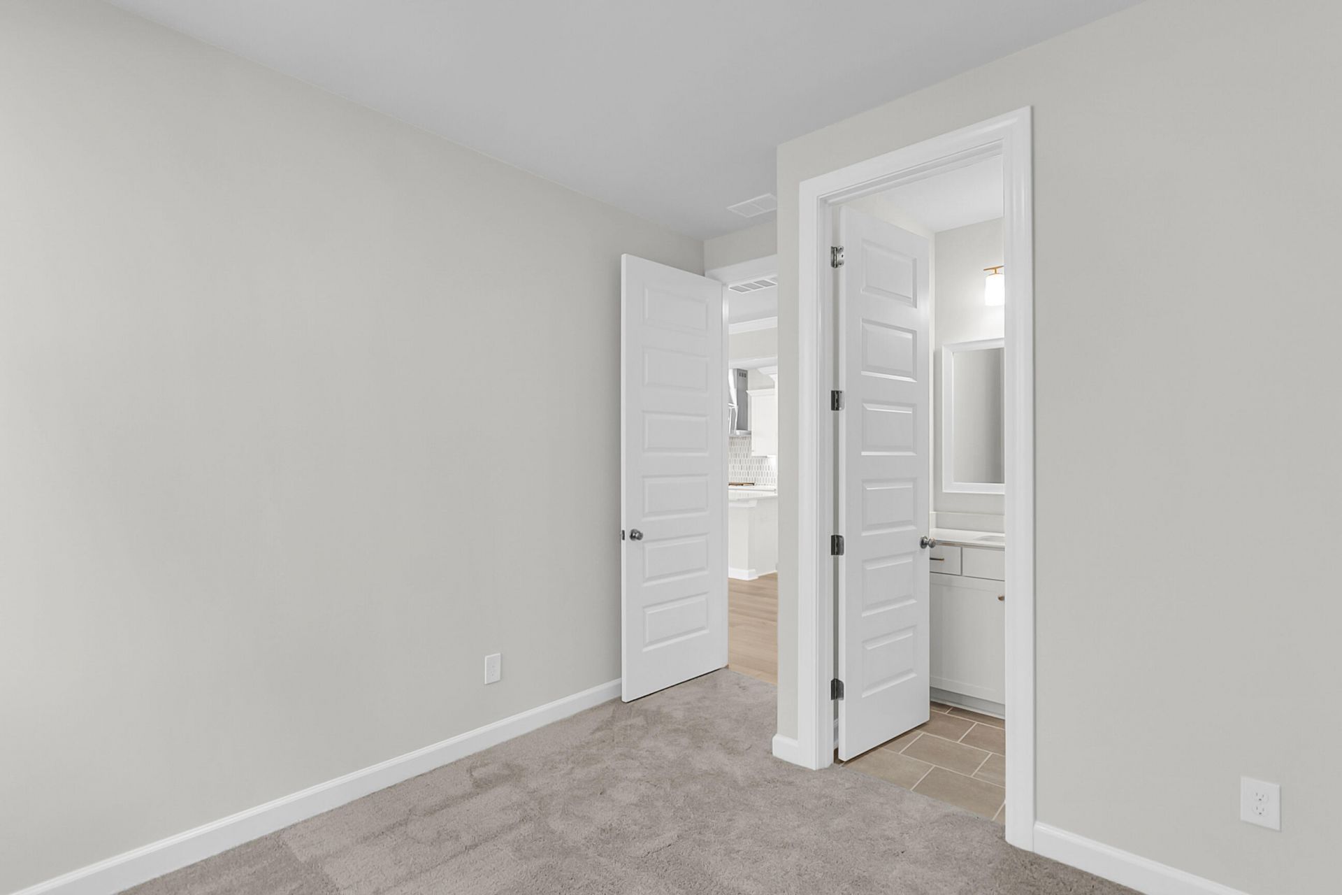 223 Crosswick Street Photo 39
