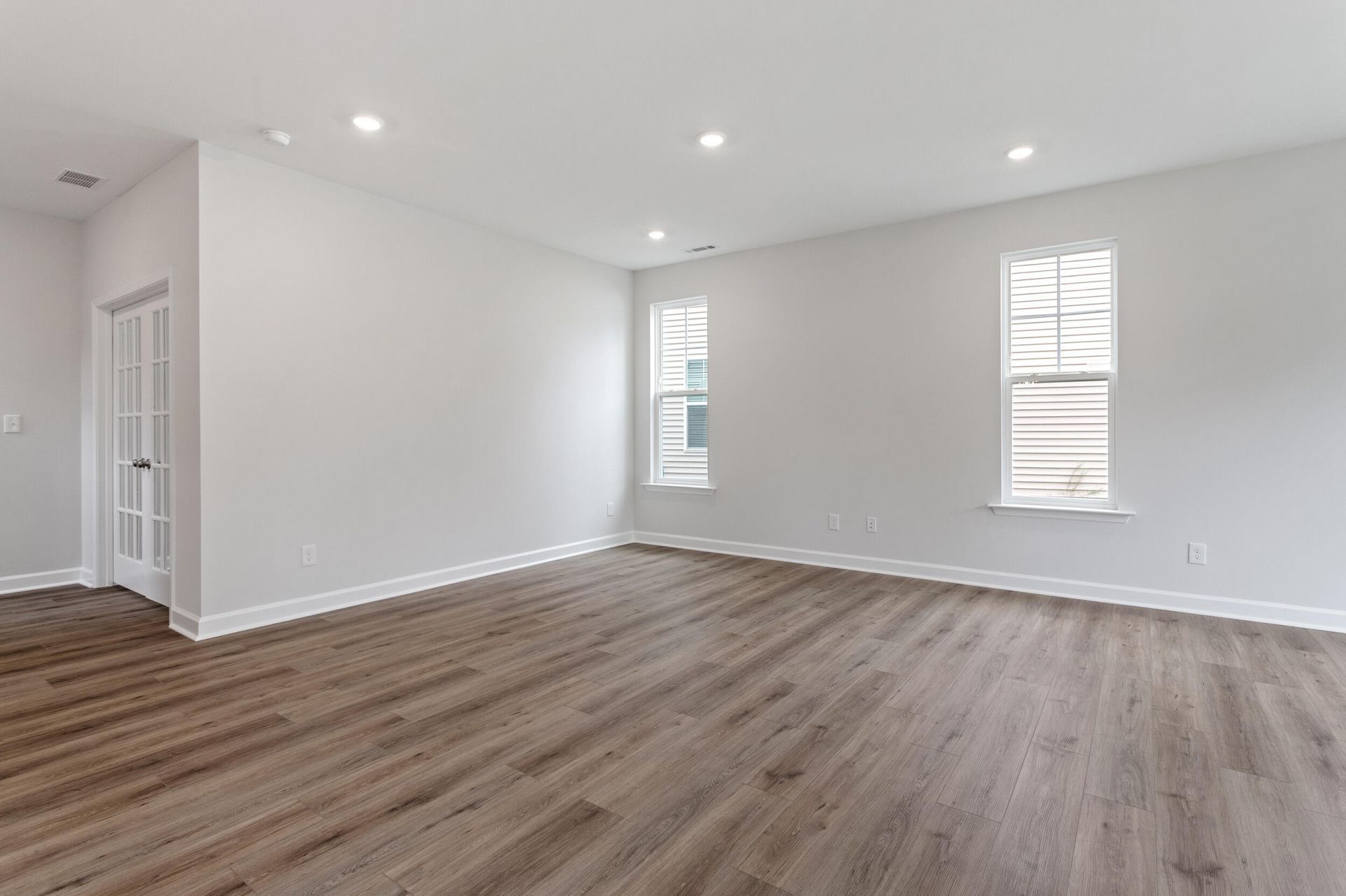 223 Crosswick Street Photo 6