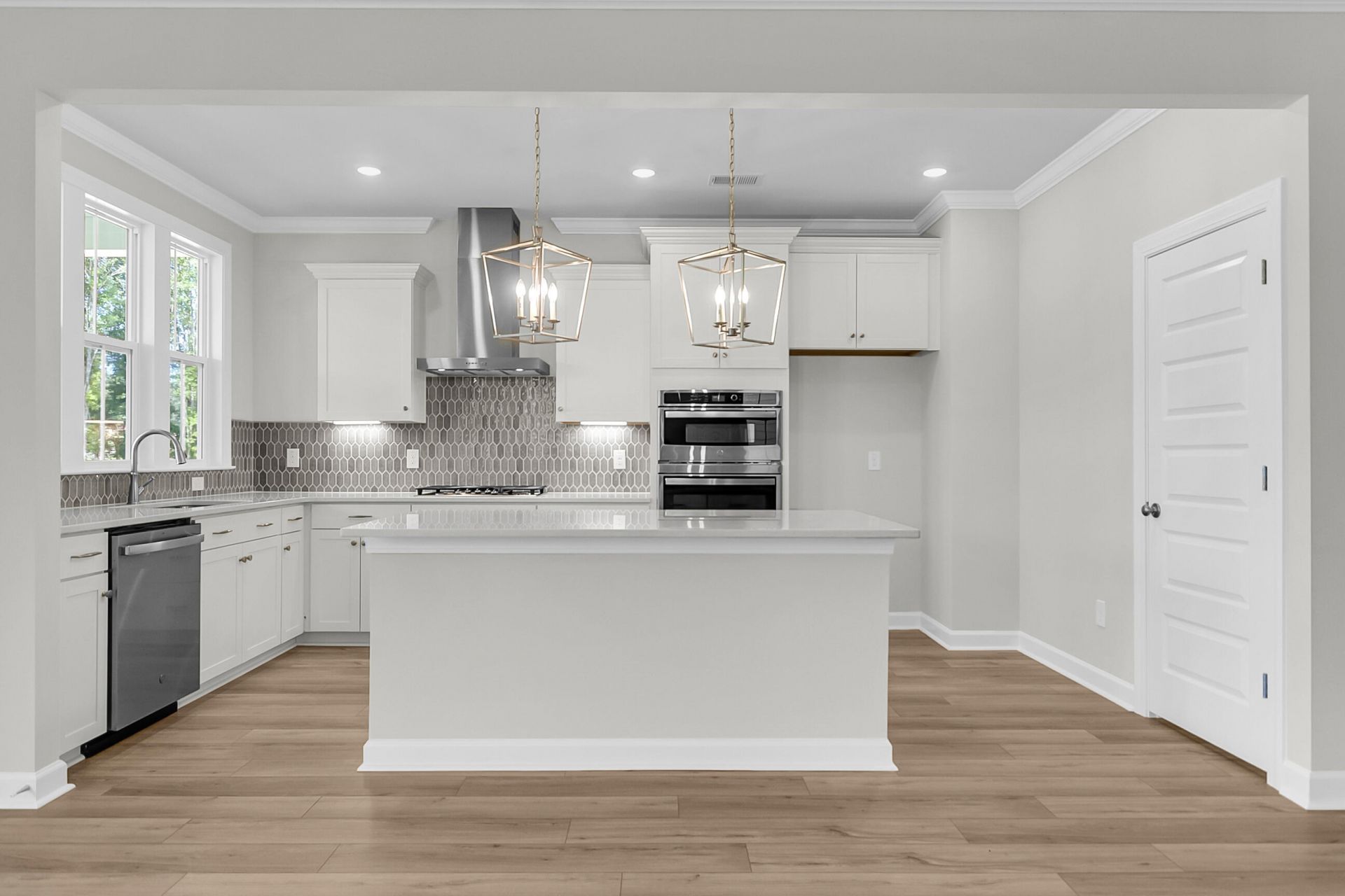 223 Crosswick Street Photo 8
