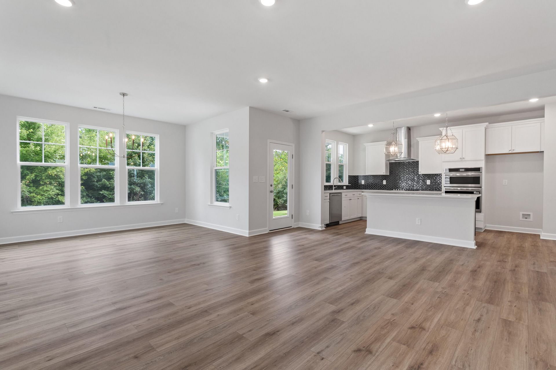 223 Crosswick Street Photo 8