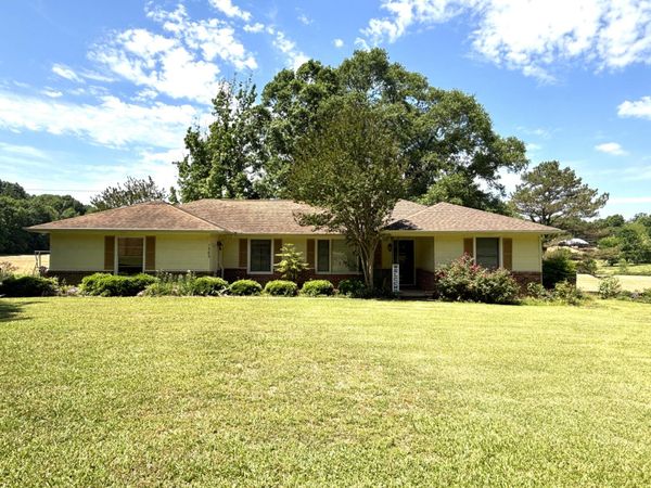 1363 Road 814, Plantersville, MS 38862