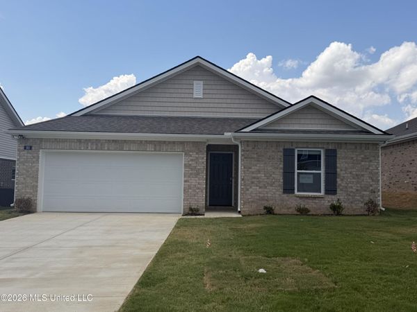 90 Pine Street, Byhalia, MS 38611