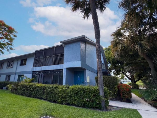 2737 S Oakland Forest, Unit 202, Oakland Park, FL 33309