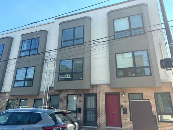 196 W OXFORD STREET, PHILADELPHIA, PA 19122