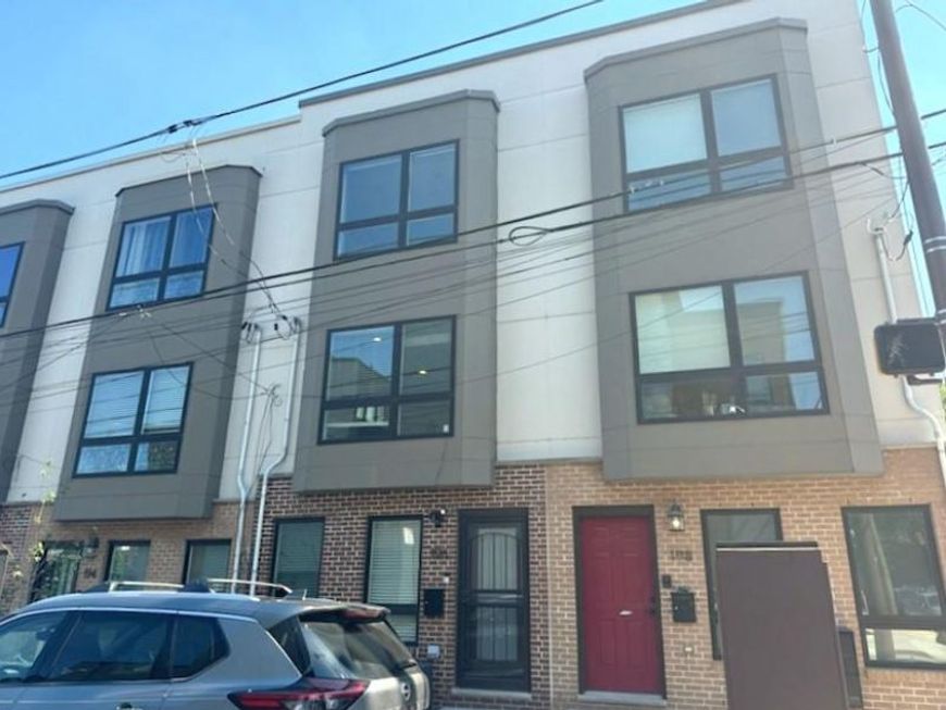 196 W Oxford Street, Philadelphia, PA 19122 Main Photo