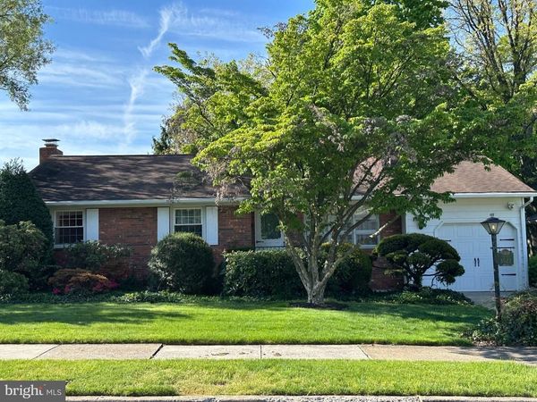 3527 RIDGEWAY ROAD, HARRISBURG, PA 17109