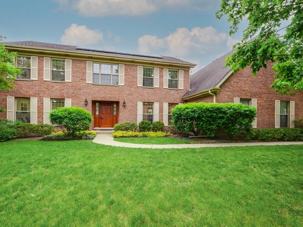2872 Whispering Oaks Court, Buffalo Grove, IL 60089