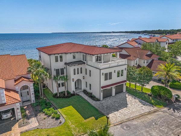 28 Baybridge Drive, Gulf Breeze, FL 32561