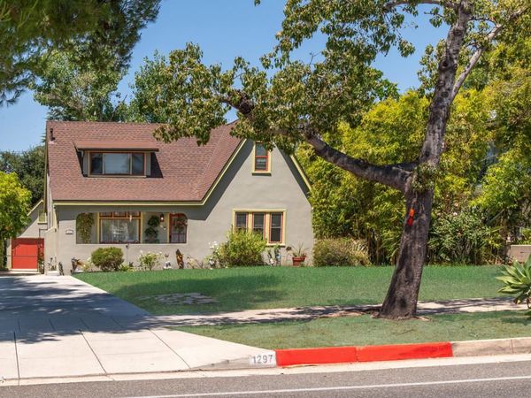 1297 N Hill Avenue, Pasadena, CA 91104