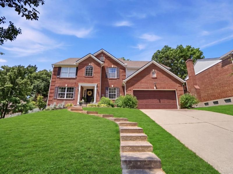 225 W Stoneridge Drive, Milford, OH 45150 Photo 4