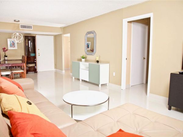 210 174th St , Unit 1107, Sunny Isles Beach, FL 33160