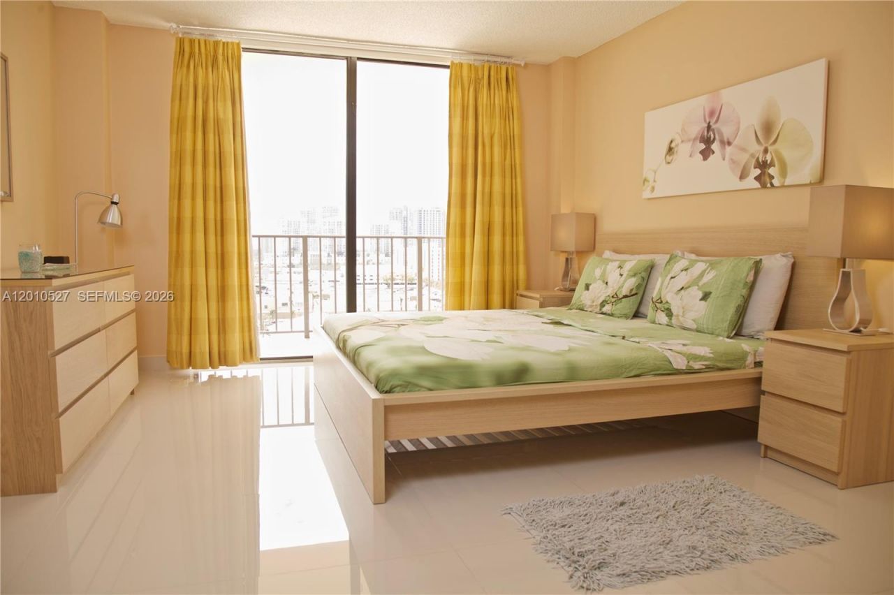 210 174th St , Unit 1107, Sunny Isles Beach, FL 33160 Photo