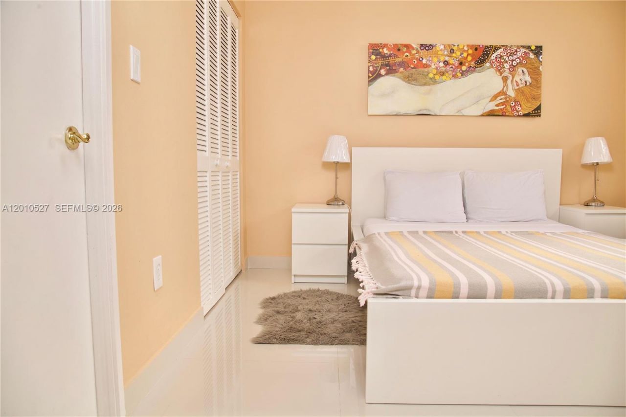 210 174th St , Unit 1107, Sunny Isles Beach, FL 33160 Photo